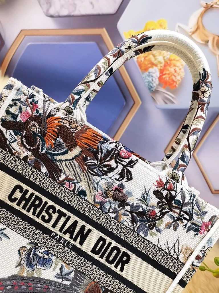 Christian Dior Shopping Bags